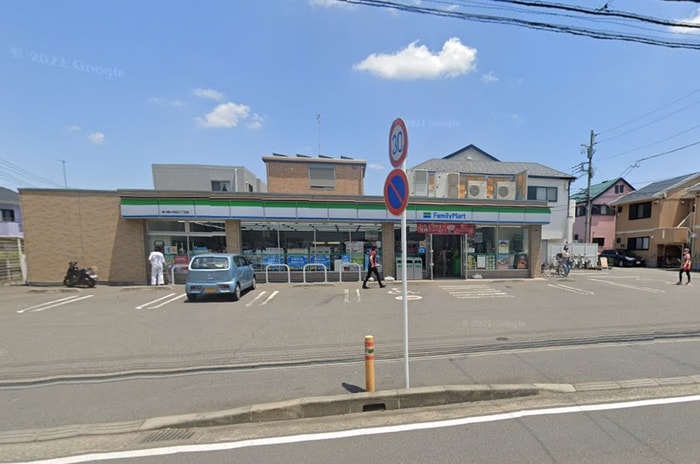ファミリーマート 茅ヶ崎小和田三丁目店(コンビニ)まで312m マルイレジデンス湘南A