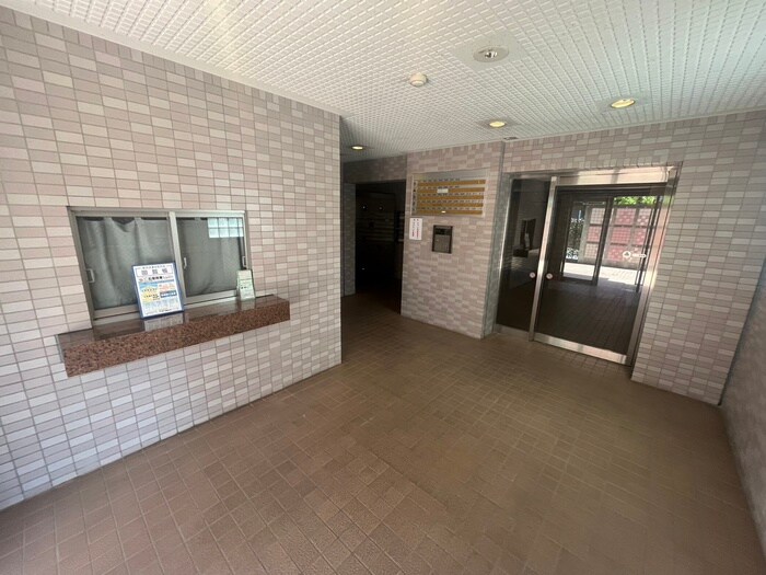 エントランス部分 ｵｰｷｯﾄﾞﾚｼﾞﾃﾞﾝｽ港北綱島ｱﾈｯｸｽ