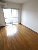 居室 ヴィラ・エムロ－ド