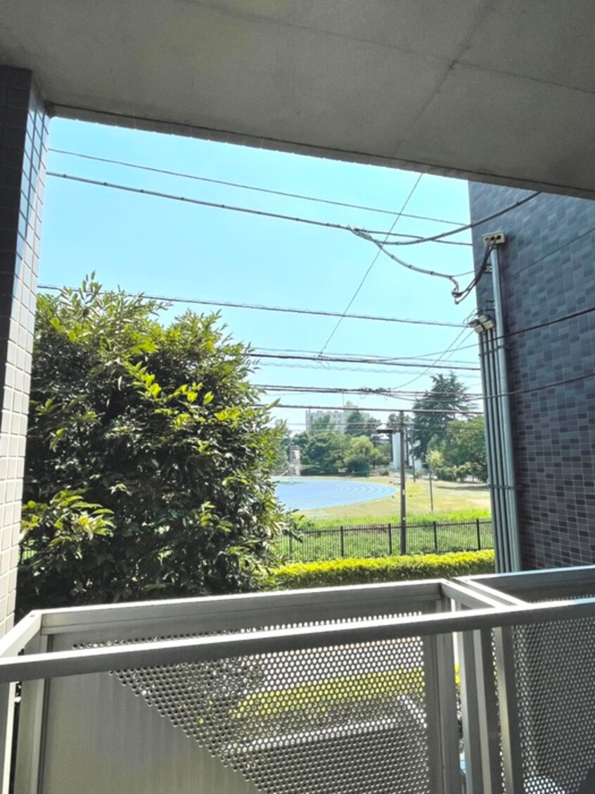 室内からの展望 ヴィラ・エムロ－ド