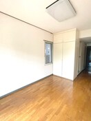 居室 ヴィラ・エムロ－ド