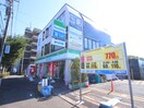 ファミリーマート京王稲城駅前店(コンビニ)まで202m Ｔｓ ｇａｒｄｅｎ稲城