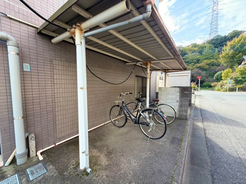 駐輪場 たかはしビル