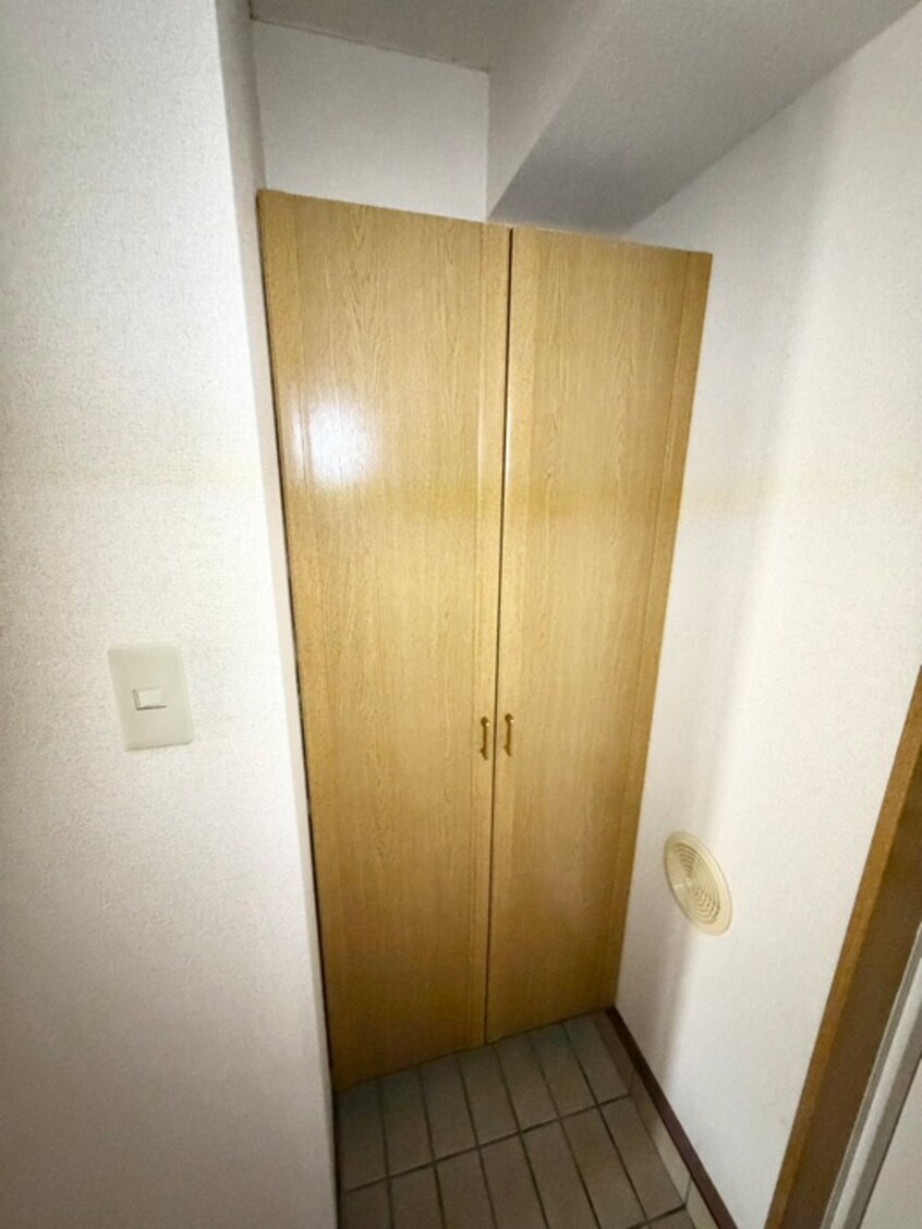 靴箱 たかはしビル