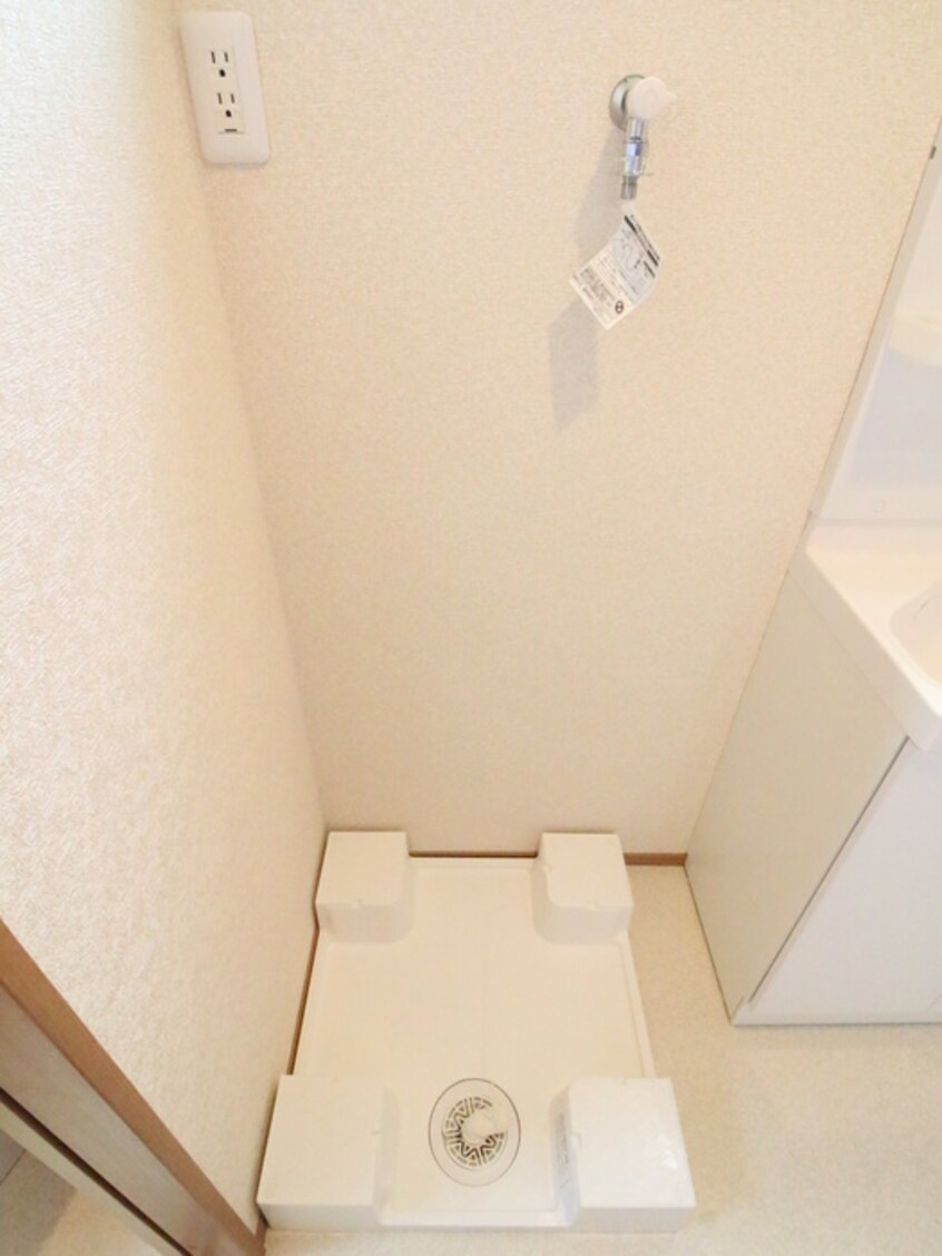 洗濯機置場 グランフェリオ横浜１