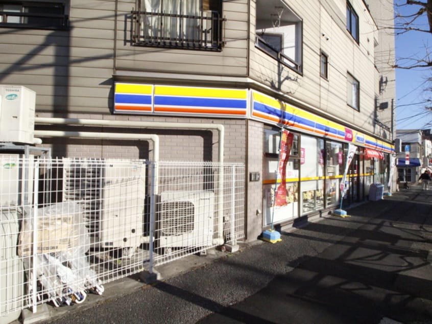 ミニストップ上平間店(コンビニ)まで228m flourish