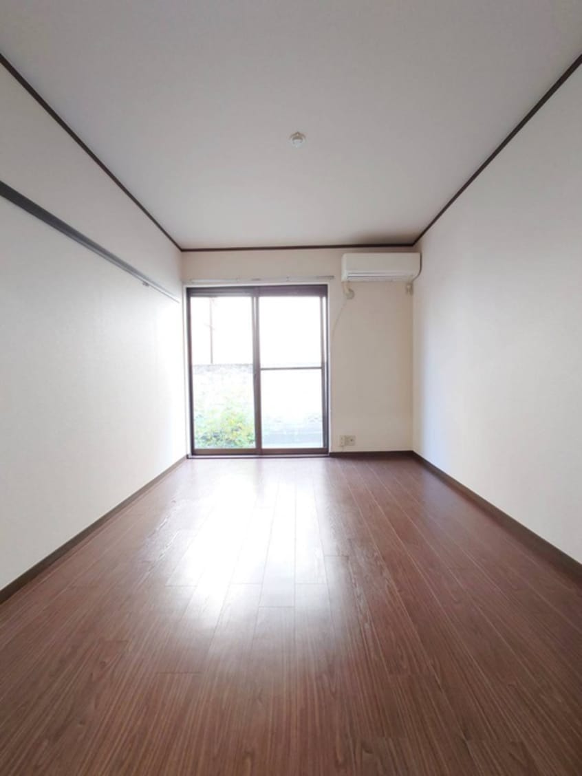 居室 モデラ－ト