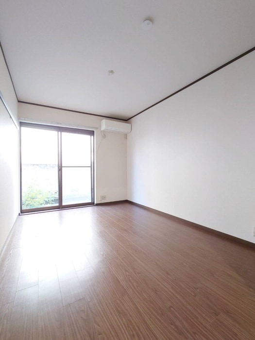 居室 モデラ－ト