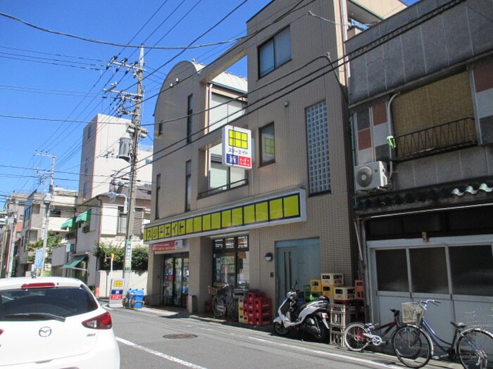 スリーエイト 竜泉店(コンビニ)まで66m カッサ作山
