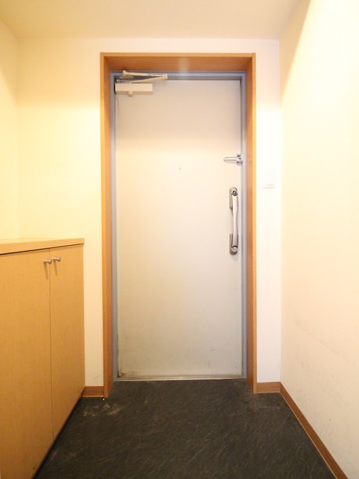 玄関 アルトベルク横浜