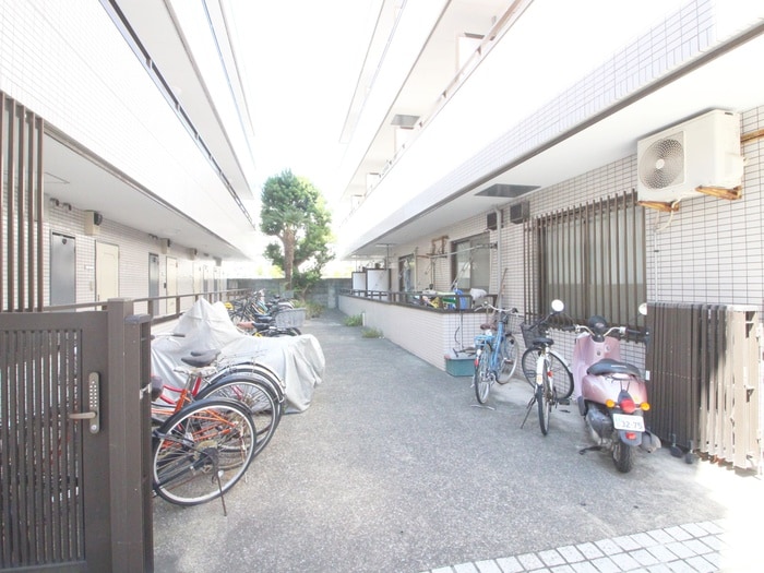 駐輪場 コベントガ－デンＢ棟