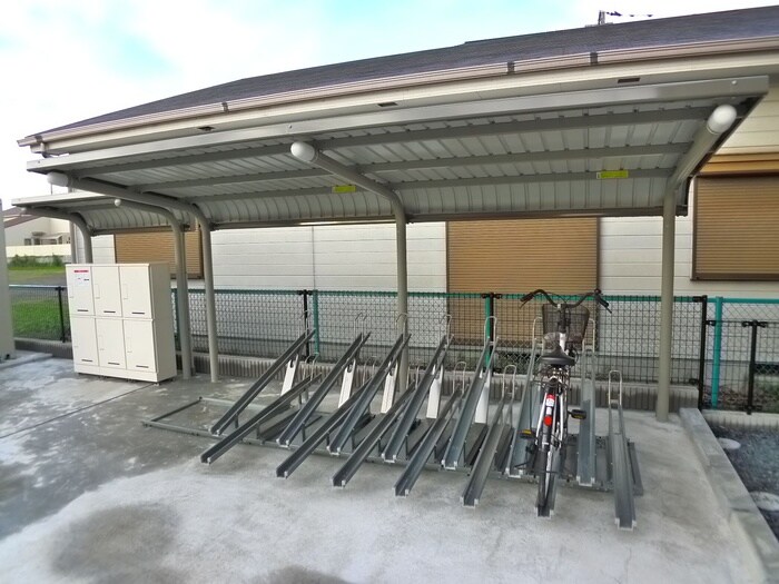 駐輪場 フルールメゾンC