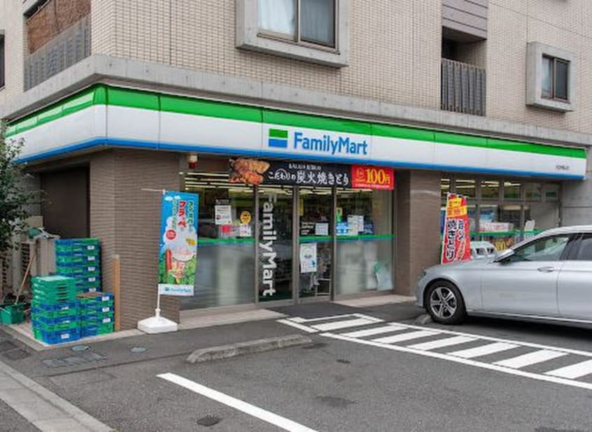 ファミリーマート太田中馬込店(コンビニ)まで241m リエス馬込（3階）