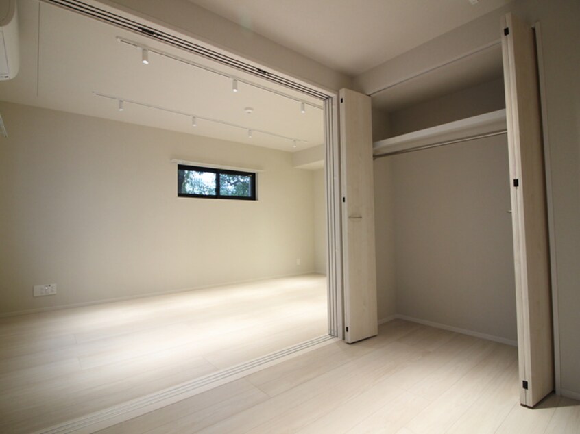 居室 GranDuo Takadanobaba Crest