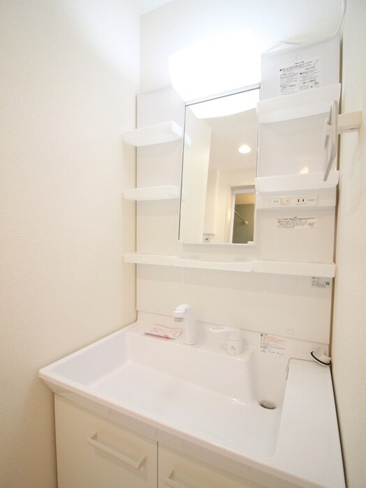 洗面 ﾘｰﾌﾞﾙﾌｧｲﾝ三郷新和Ⅱ