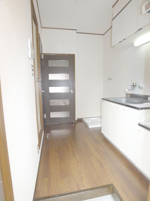 廊下 ｳﾞｨﾚﾁﾞ･ﾊﾋﾟﾈｽ5-参番館