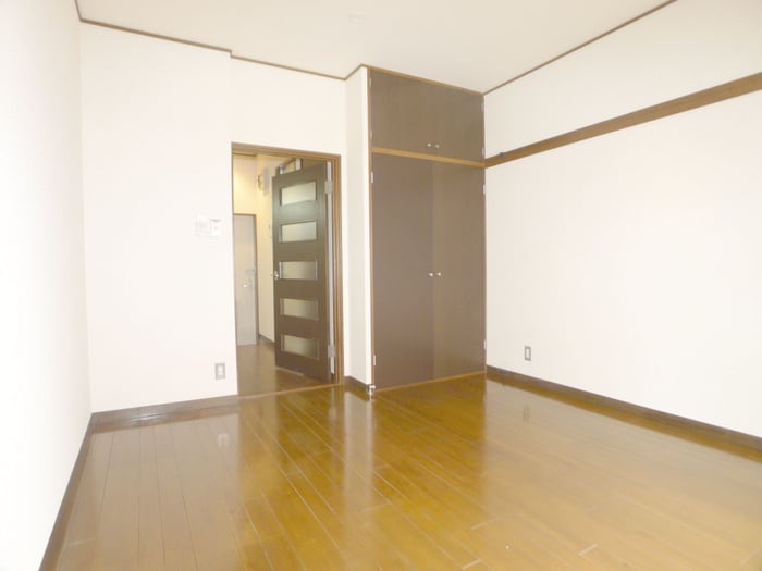 居室 ｳﾞｨﾚﾁﾞ･ﾊﾋﾟﾈｽ5-参番館