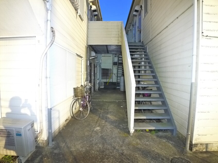 エントランス部分 サニーフラットB