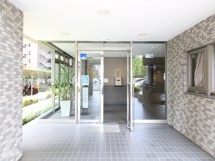 エントランス部分 ﾗｲｵﾝｽﾞﾏﾝｼｮﾝ海老名第3(513)