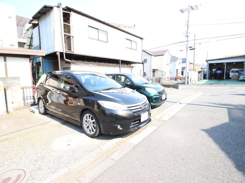 駐車場 朝日のあたる家