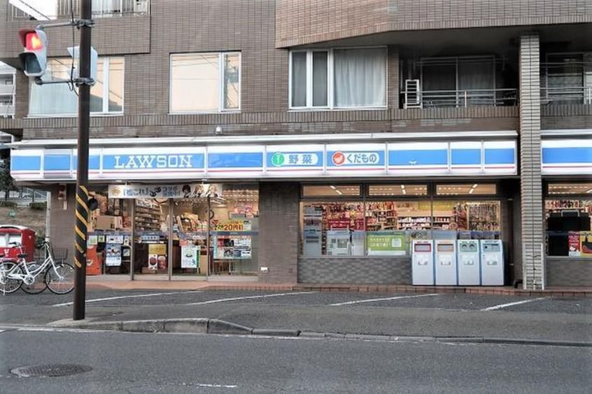 ローソン　都筑南山田二丁目店(コンビニ)まで740m シンシア