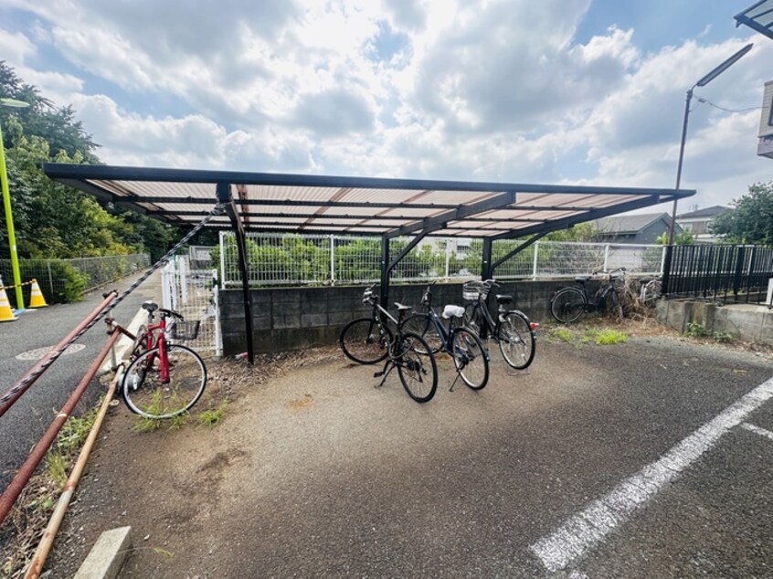 駐輪場 ファミールハイツ