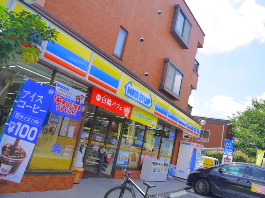 ミニストップ成城(コンビニ)まで166m ファミールハイツ