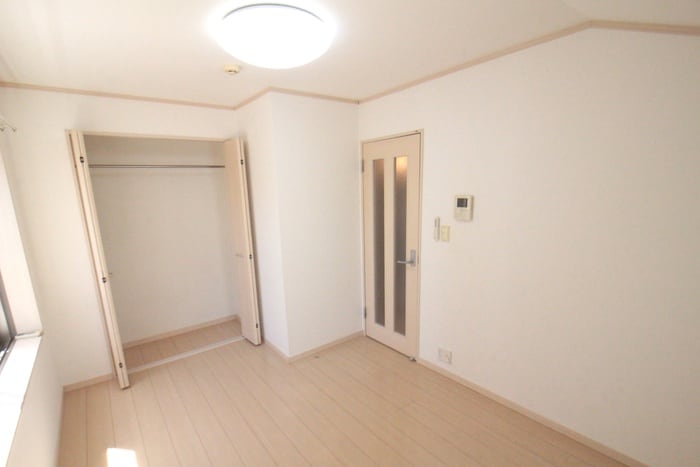 居室 アザレ中丸子