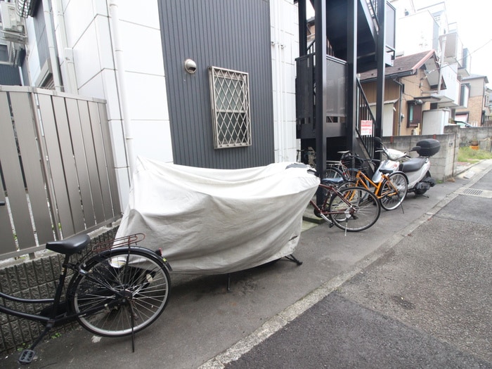 駐輪場 アザレ中丸子