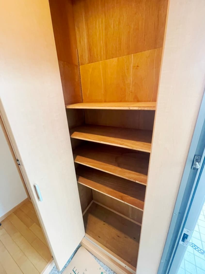 靴箱 アニメイト井土ヶ谷