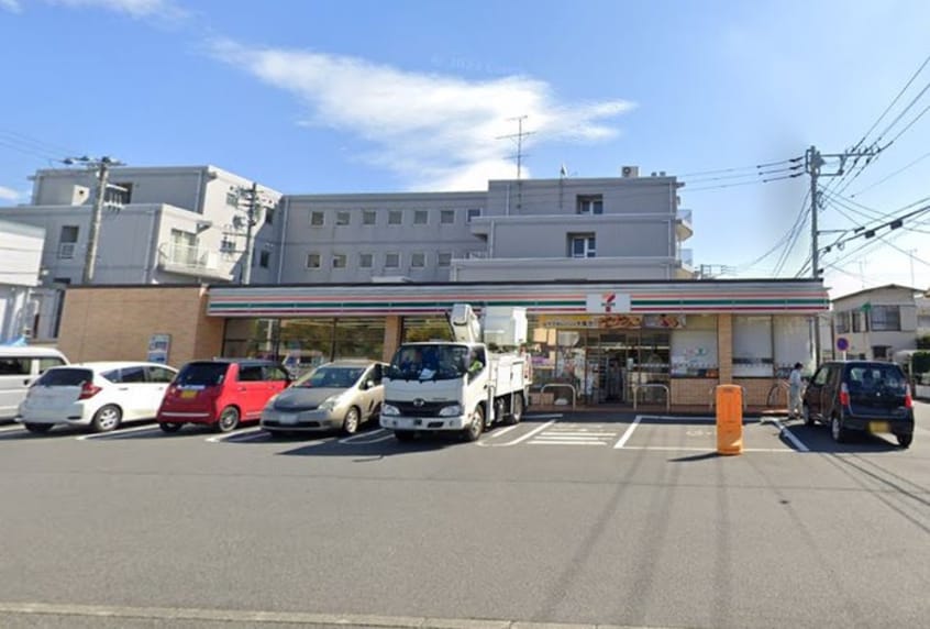 セブンイレブン相模原東林間3丁目店(コンビニ)まで136m パナハイツ伊藤