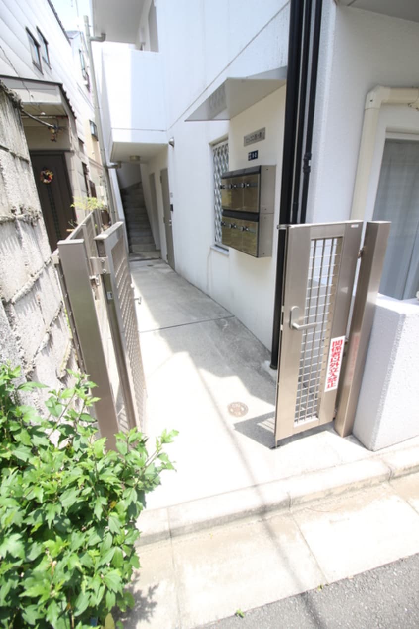 エントランス部分 ピッコロ西ヶ原