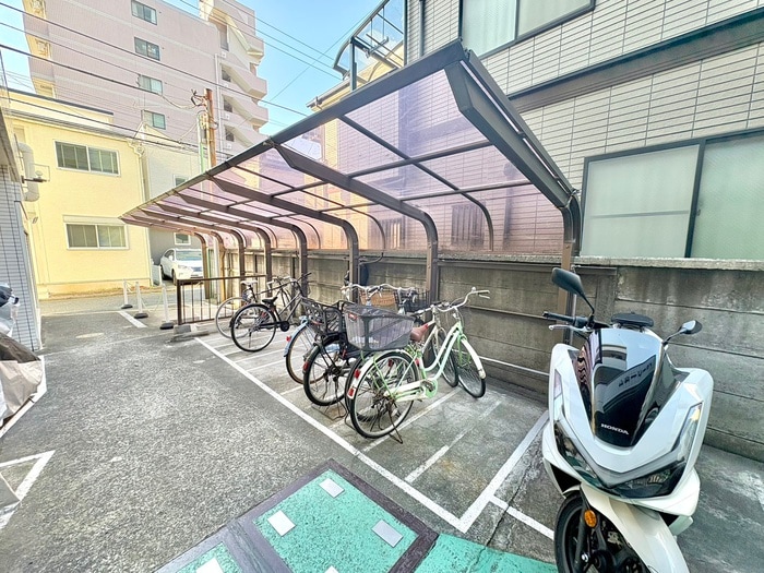 駐輪場 グロ－リ－高山