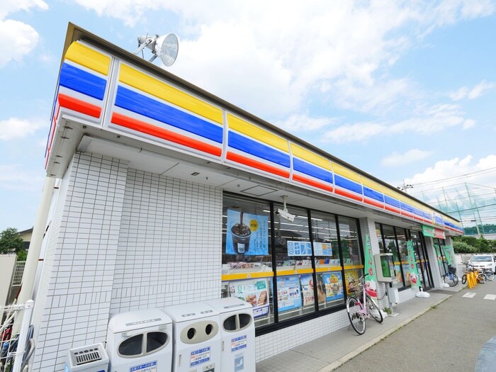 ミニストップ川越上戸店(コンビニ)まで700m イトーピア平成