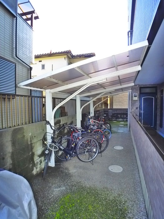 駐輪場 ドゥ・セナクール