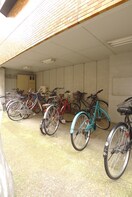 駐輪場 ロワイヤル田中