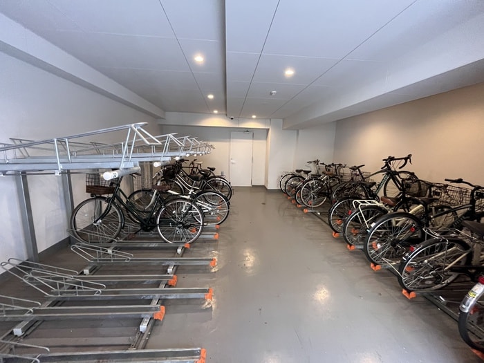 駐輪場 バウスフラッツ住吉