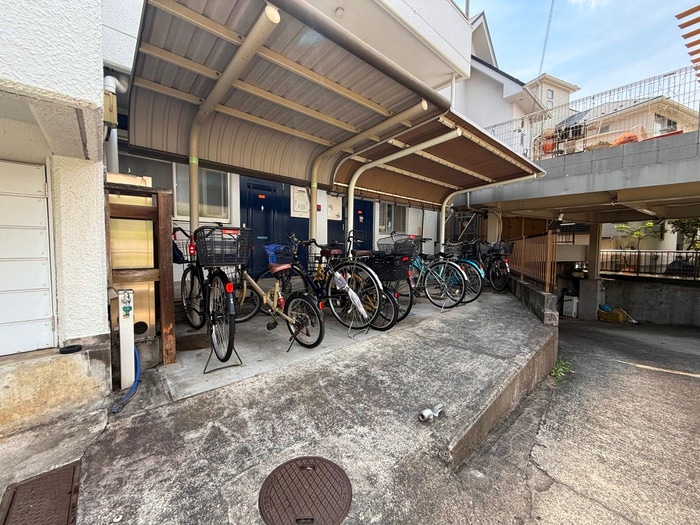 駐輪場 イズミグリーンパーク