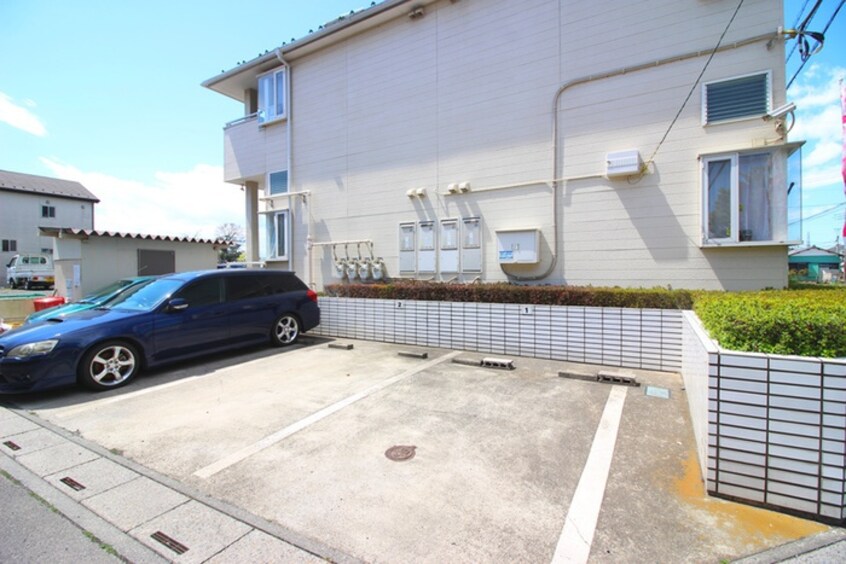 駐車場 ハッピーライフ里・１号館