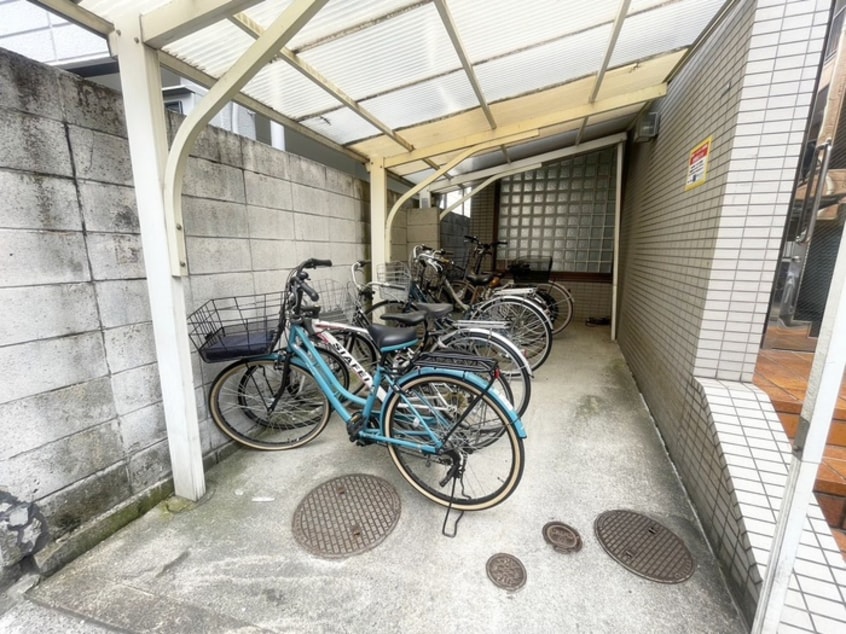 駐輪場 メゾンアオキ