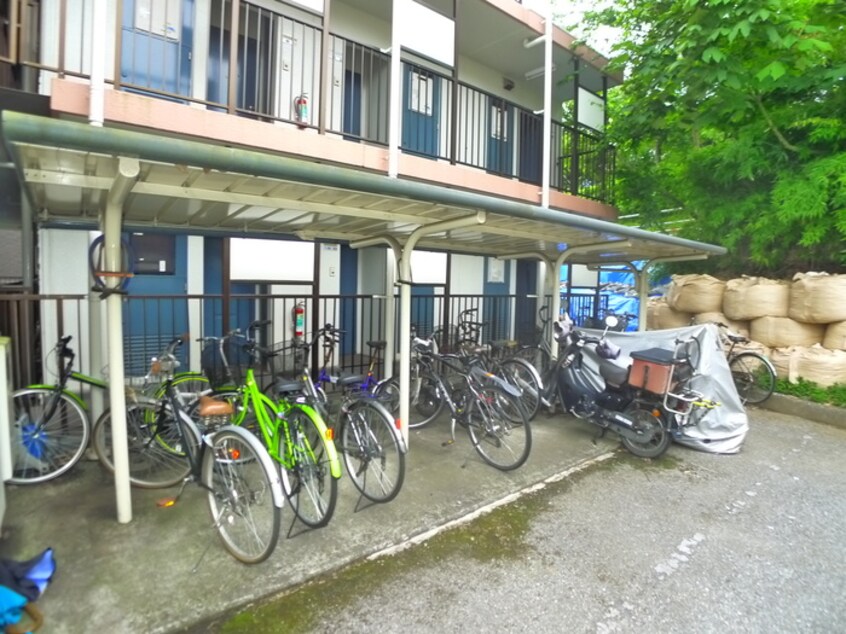 駐輪場 ハセベ椿森コーポ（１～６号室）