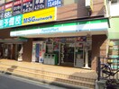 ファミリーマート菊名駅東口店(コンビニ)まで441m グリフィンド－ル