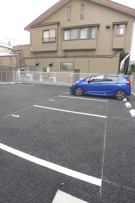 駐車場 ＧＲＡＮＤ　ＣＨＡＲＩＯＴ