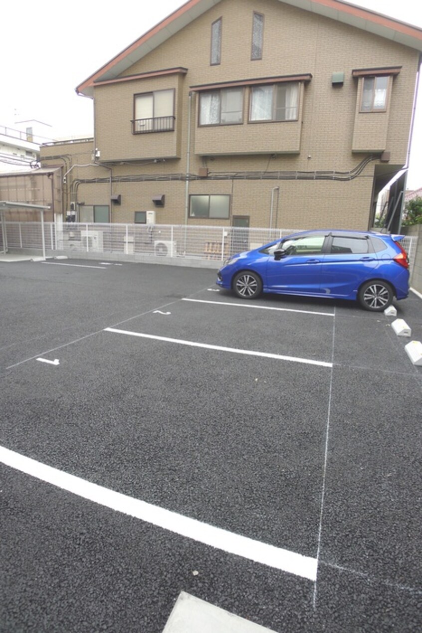 駐車場 ＧＲＡＮＤ　ＣＨＡＲＩＯＴ