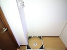洗濯機置場 アズーリ蓮根