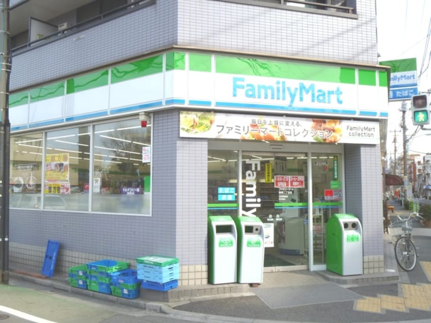 ファミリーマート蓮根2丁目店(コンビニ)まで207m アズーリ蓮根