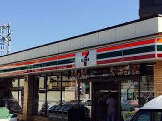 セブンイレブン横浜日野5丁目店(コンビニ)まで800m スクエアテラス港南