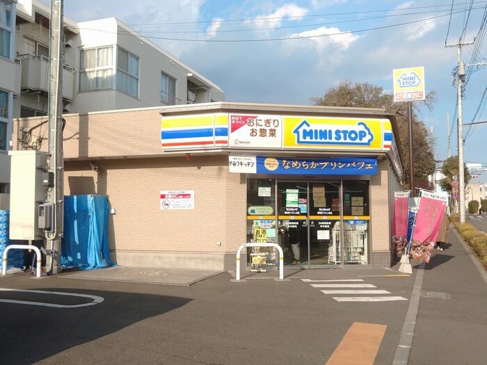 ミニストップ 調布東つつじケ丘店(コンビニ)まで334m アザリア・ブリーズ