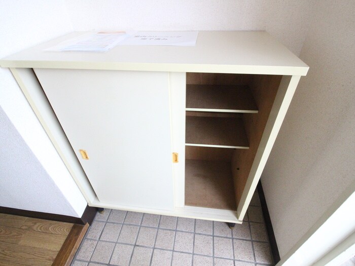 靴箱 メゾン萩原