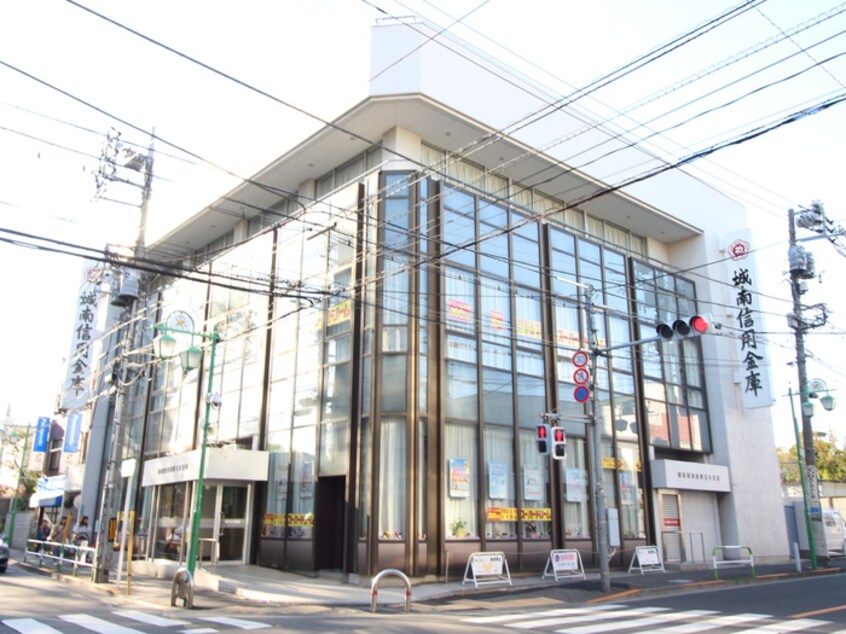 城南信用金庫玉川支店(銀行)まで163m Ｂ-ＷＯＯＤ〔ﾋﾞｰｳｯﾄﾞ〕